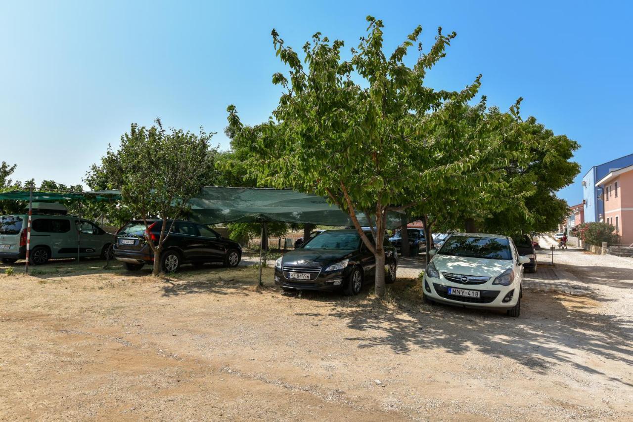 זאטון Apartments Zrakic מראה חיצוני תמונה
